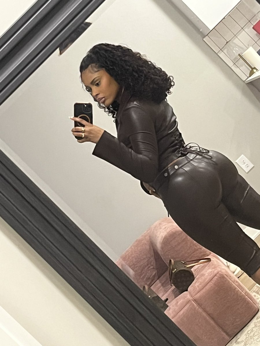 TreaseRenee's tweet image. pretty brown brown 🤎