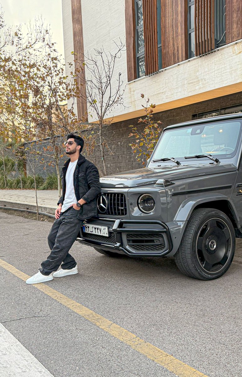 سین | Sin tweet media