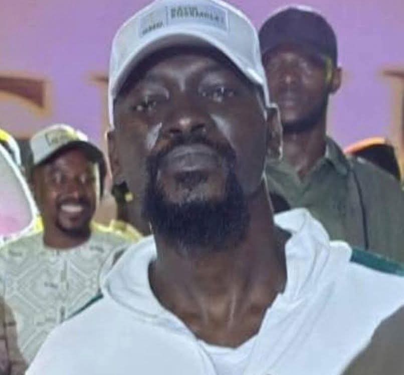 AkimBha3's tweet photo. #GUINÉE 🇬🇳

On ne bâtit jamais une démocratie solide en copiant les réflexes de ceux qui l'avaient étouffée. Et pourtant, nous y voilà.

Il nous a fait du tord. Il a franchit les limites de la confiance et de la morale. https://t.co/IHgWB42jga