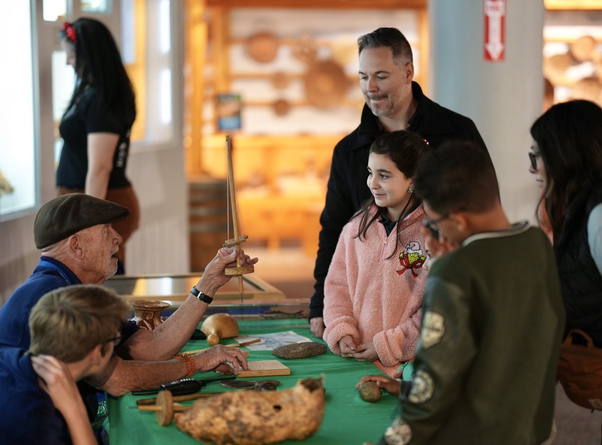AZMNH's tweet image. Smiles like this are always in season at AZMNH! 
We’re so grateful for everyone who makes our museum feel warm, welcoming, and full of curiosity.