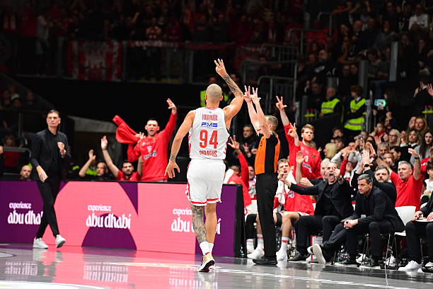 ParisAlxN's tweet image. Ο Φουρνιε, όσο άσχημα κι αν έπαιζε, είχε κερδίσει την εμπιστοσύνη ότι θα επιστρέψει, όπως ήδη συμβαίνει.

Το ίδιο ακριβώς θα έπρεπε να ισχύει για όλη την ομάδα.

Η νίκη είναι νίκη. Τώρα η επόμενη.