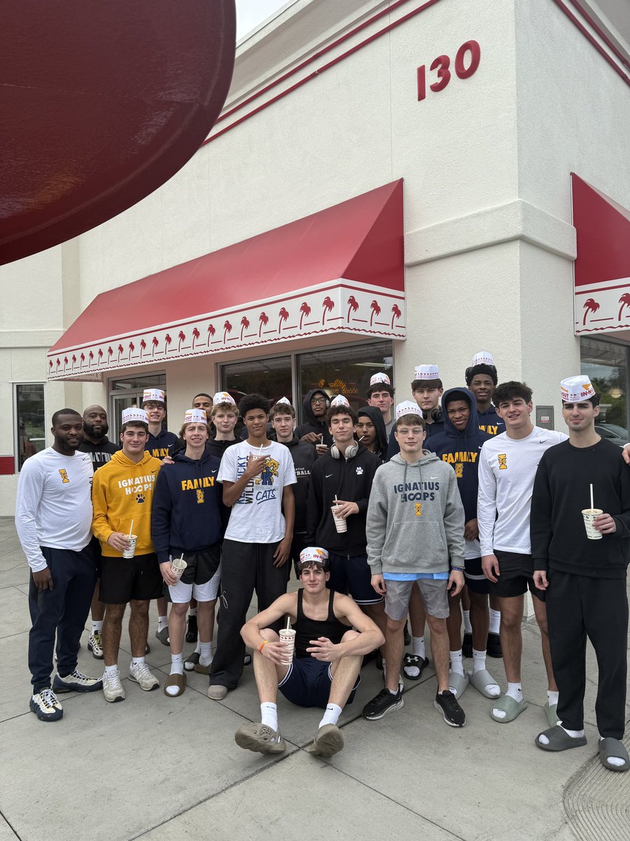 Saint Ignatius Basketball tweet media