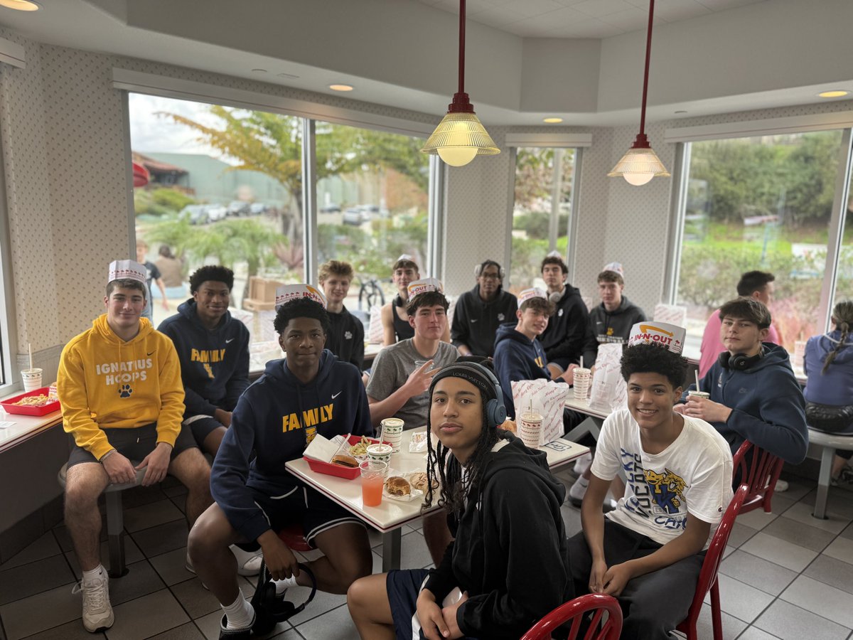 Saint Ignatius Basketball tweet media