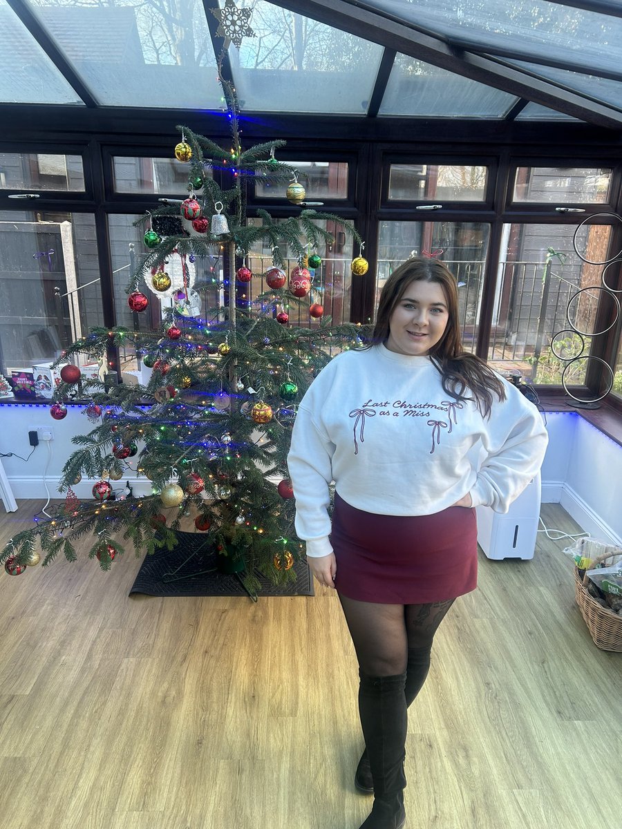 JEMHeward's tweet photo. Last Christmas as a Miss 

2026 👰🏻‍♀️ Bride https://t.co/ELYV2ggp9N