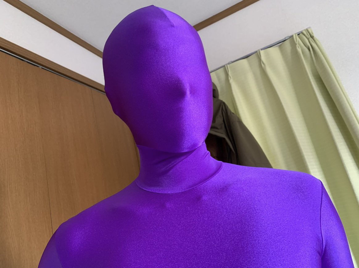 ぴちぴちで浮き上がる顔…いいと思います😉