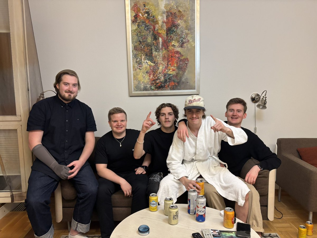 Goons pikkujoulut🎅🎄We are ready to playoffs!  <a href="/Goons_esport/">GOONS</a> #ecl26winter #nhl26 #sauna #palju  #tehtaantakuu