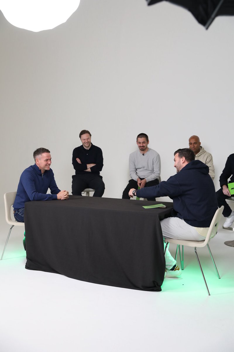 🔥🚨 Ballon d’Or winner (2001). #RealMadrid player (2004). Answering my questions in 2025. 

<a href="/themichaelowen/">Michael Owen</a>

Full interview on <a href="/midnite/">Midnite</a> 
👇
youtu.be/F7YcM9a1FPk?si…

Huge thanks to <a href="/Gilology/">Joe Gilmore</a> and the entire team for this amazing shoot. 🙌🎥

This is #Football ⚽️