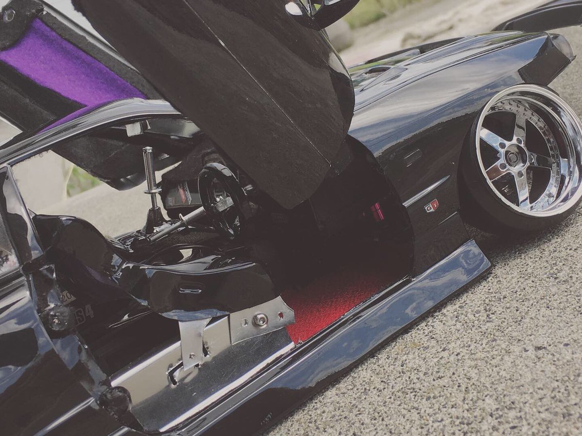 5_C_R_E_4_M_'s tweet image. scissors dr