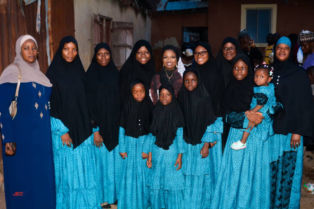 justeventsonlin's tweet image. Forever begins with this moment 

The henna party of Abdullahi Shafau Bisola, wife-to-be of Abubakar Sakariyah Salman, was a unique and colourful event, marking the official commencement of their wedding celebrations.

#Henna #Ilorin #wedding #photo #love