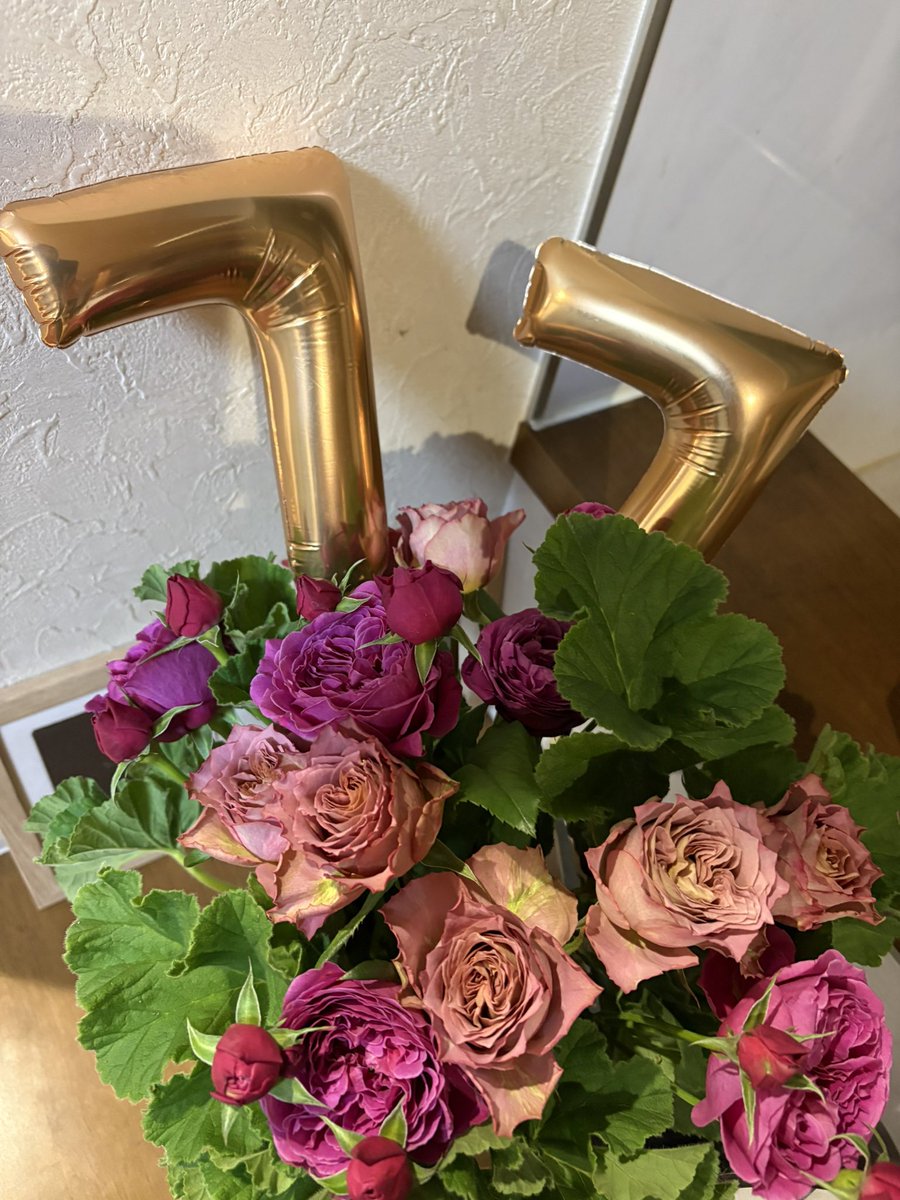 _remi79_'s tweet photo. 昨日、母ちゃん誕生日。
��が強くて、帰る時、何度「7」が飛んで追いかけた事か。。 https://t.co/A6HozH7Ypq