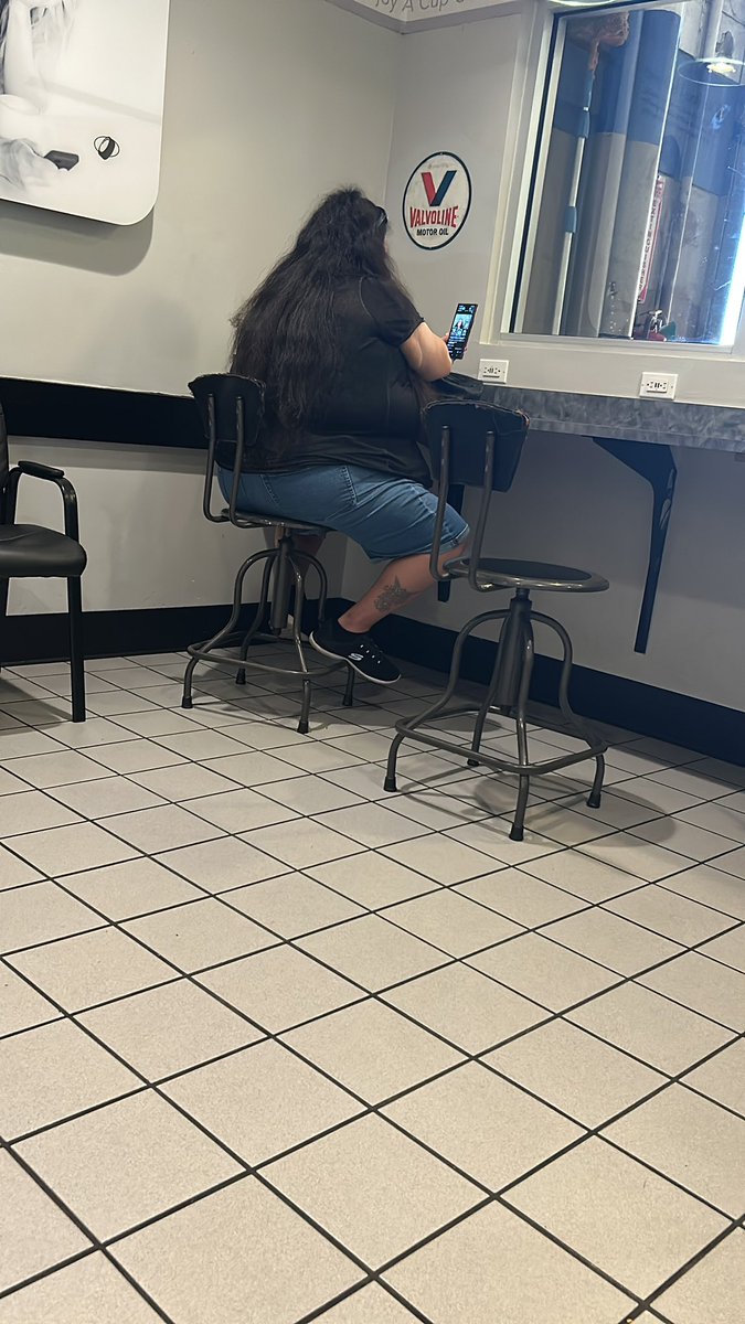 hughgrection091's tweet image. This torta has been on Tik Tok live for the past 30 mins begging for galaxies like she’s HubsLife. #fuckthis