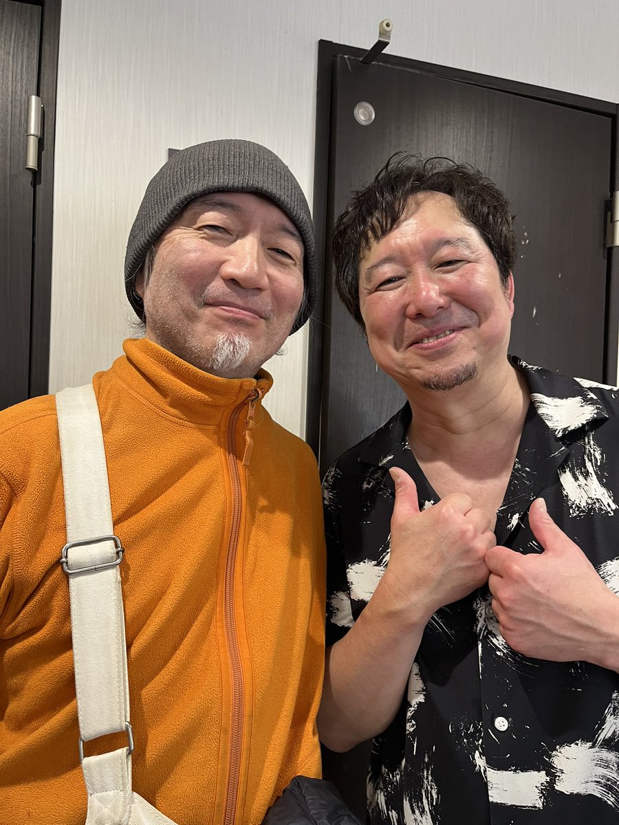 guitargibson335's tweet image. 今年の仕事納め

甲斐バンド50周年

無事に終了しました。

応援ありがとうございました

今年は小田和正さんのツアー

甲斐バンドのツアー

加山雄三トリビュート

たくさん頑張りました。

来年も宜しくお願いします🥺

鈴木雄大さん楽屋に登場(^^)