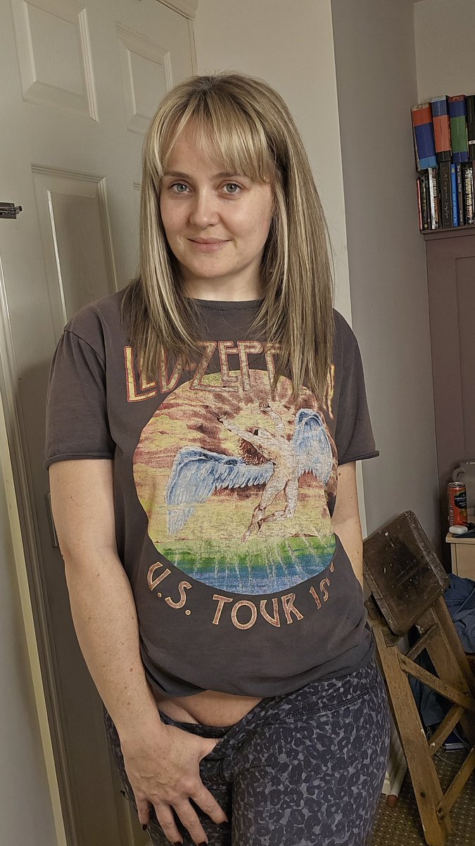 Constanceflame tweet media