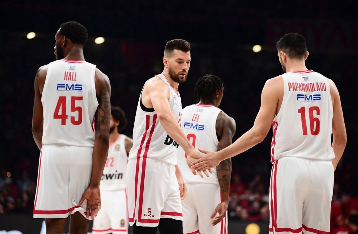 Πάμε να δούμε ένα πολύ ανησυχητικό pattern του #OlympiacosBC 

4th quarters αντιπάλων στα τελευταία 4 παιχνίδια (εξαιρείται η Asvel)

- Ερυθρός 32 πόντους 
- Barca 29 πόντους 
- Βαλένθια 32 πόντους 
- Virtus 34 πόντους 

Μάλλον η χειρότερη άμυνα στην λίγκα.