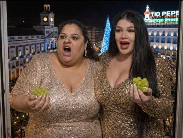 locrack's tweet image. #LaCasaDeLosGemelos2D19 #LaCasaDeLosGemelos2D20 
Sed sincer@s , vais a ver las campanadas con la Falete y la Marrash ?
♥️ Si
🔄 No