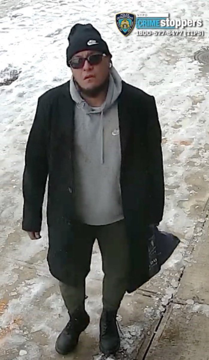 JewsFightBack's tweet image. 🚨 WHO IS HE? 🚨

3 PM. Broad daylight. December 15.

A Jew parks their car in front of 129-01 Metropolitan Avenue. A menorah proudly displayed on the roof.

Then this piece of trash walks up, rips the menorah clean off, damaging the vehicle, then runs.

Recognize him?
- Contact…