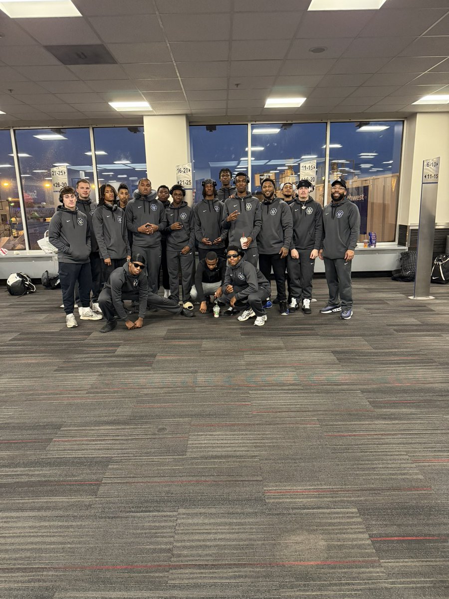 TwinsTigersBall's tweet photo. Headed to Florida to figure this out as one unit! 🐅🐅 https://t.co/V8NSMVsy12