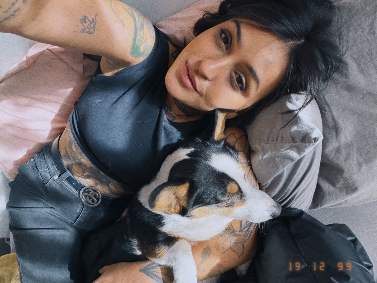 andrssapires's tweet photo. best cuddles https://t.co/RtoAgBDR1a