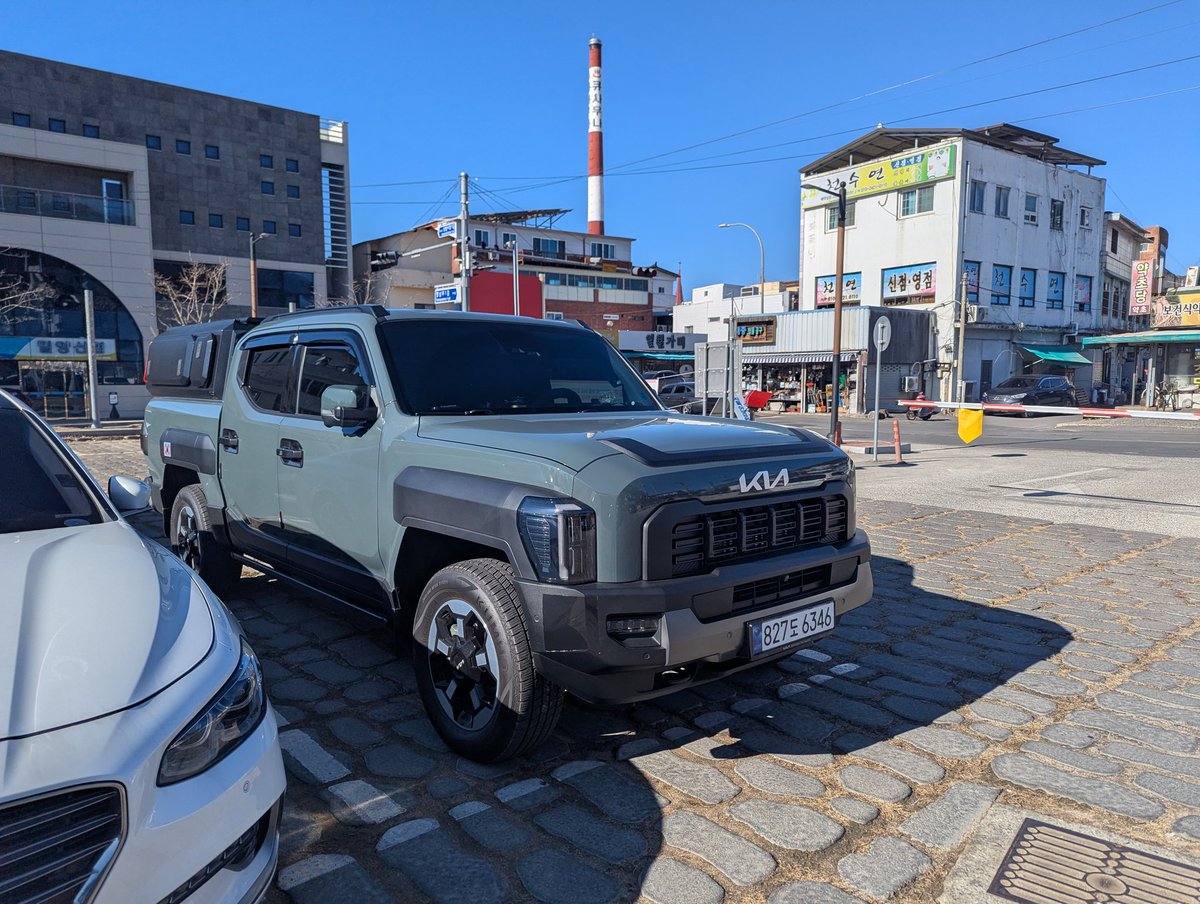 LIᗩᗰ DECᕼIᑕK tweet media