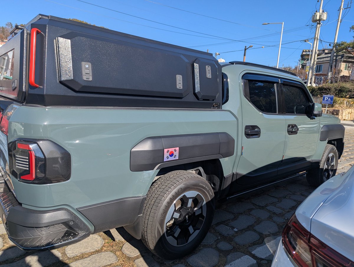 LIᗩᗰ DECᕼIᑕK tweet media