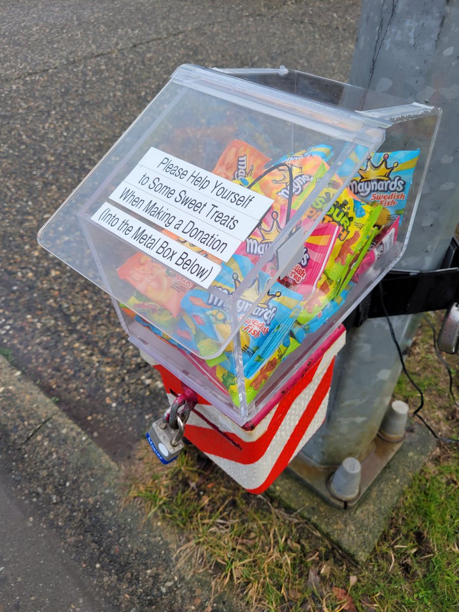 Diamond Crescent Musical  Christmas Lights tweet media