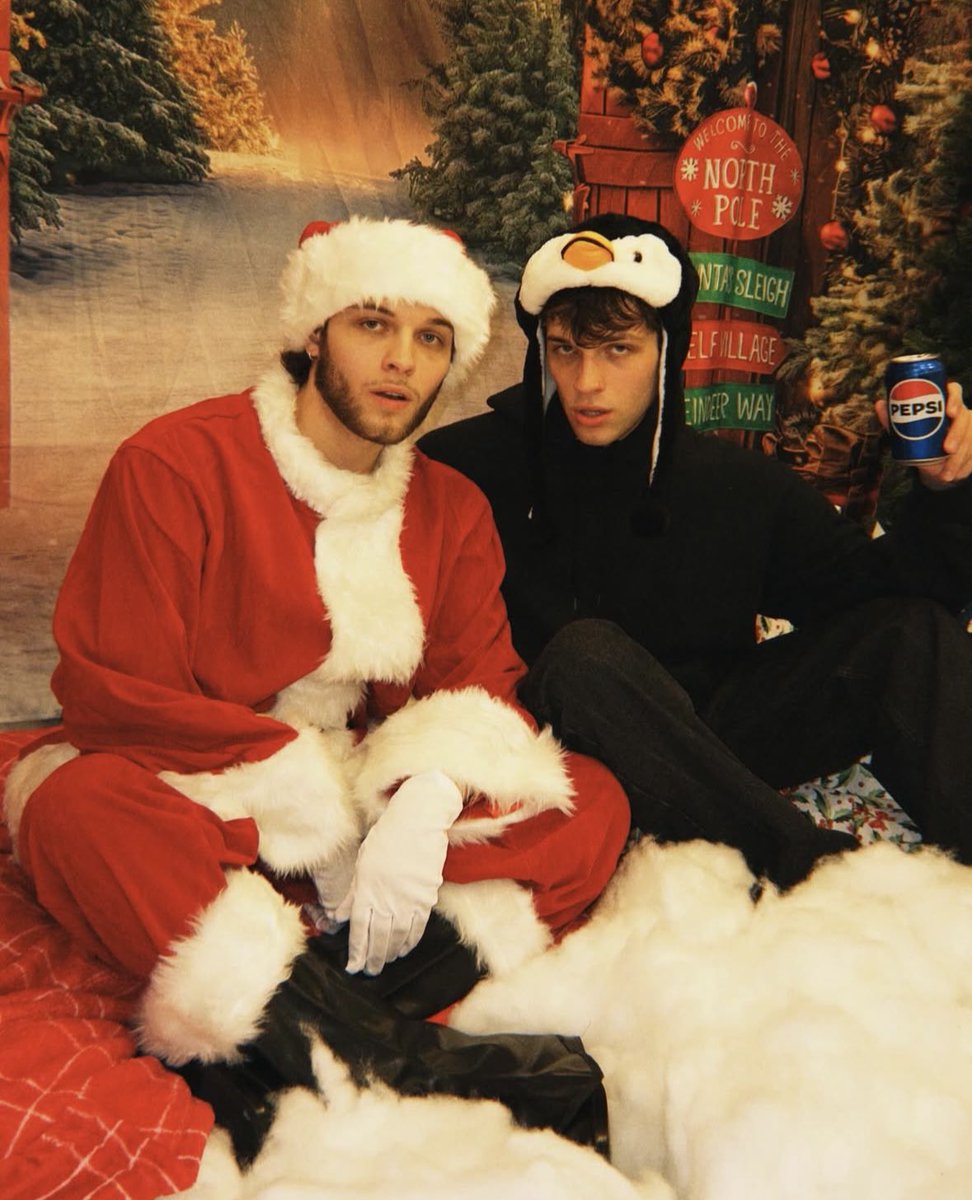 strnlsmatt's tweet photo. BYE I LOVE THEM https://t.co/Okn93FV762