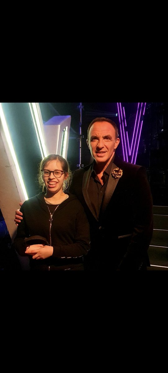 Merci <a href="/nikosaliagas/">Nikos Aliagas</a> et bravo à votre sœur pour ce moment. Cela me rappelle où vous étiez ma surprise en 2022 pour mes 20 ans. Et j'ai vu mon papa pleurer aussi en 2022 et ce soir. J'espère vous revoir un jour. Bonne soirée.