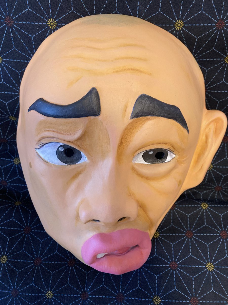 改めて今年作ったお面を振り返る 見る角度によって表情が変わって