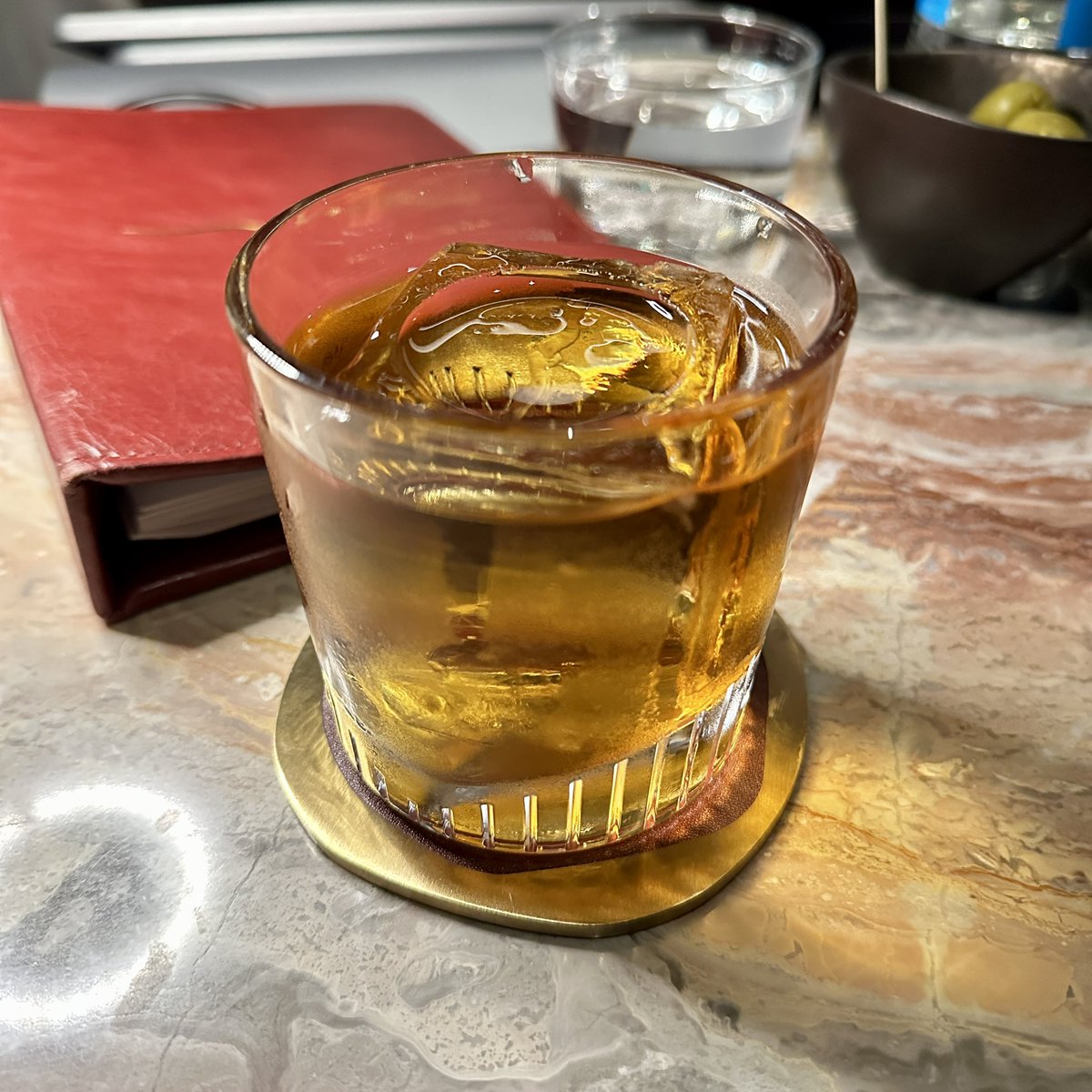 RobiMangia's tweet image. Round 2 🥃 at Eagle 🦅 in the new @HotelsROSEWOOD Chancery #Mayfair. Reuben Croquettes, Wagyu Sliders 🍔