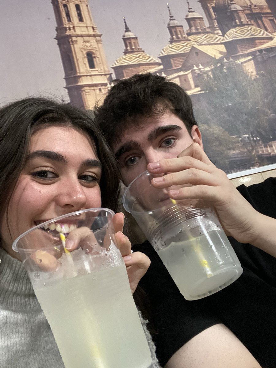 natale_dague's tweet photo. #cubata #alcohol #vodka 😻😻😻🫦👩🏻‍🍳 https://t.co/RRQ0fdpuCz