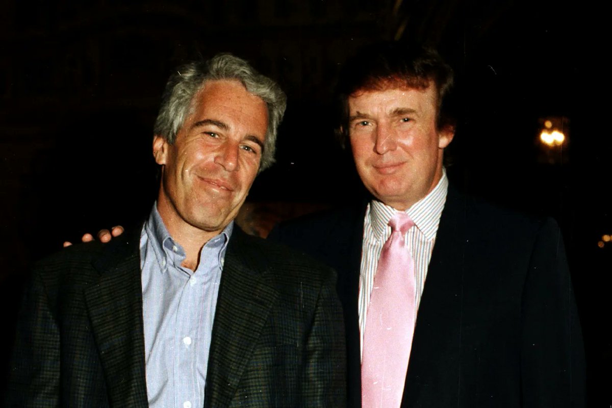 RollingStone's tweet image. A Complete Timeline of Donald Trump and Jeffrey Epstein’s Relationship

Here’s everything we currently know about Trump’s relationship with Epstein: rollingstone.com/politics/polit…