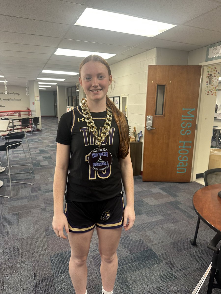 Good TEAM win today with balanced scoring and contributions. #PlayHardPlayTogether goes to Annabelle with 6 rebounds and some great passes to open TEAMmates.