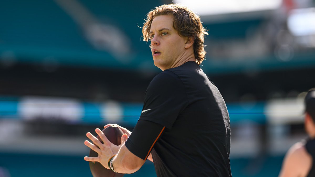 CincyBengalsBR's tweet image. PRESENTES PARA O-LINE 🎁

O Quarterback Joe Burrow presenteou sua O-Line com presentes Pré-Históricos: Fósseis autênticos de Dinossauros, Ursos e Mamutes. 

Amamos a vibe nerd!