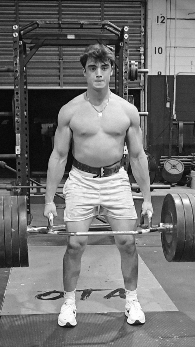 FrankMarti21598's tweet image. I'm building to carry a load.

#Relentless #traintowin #builttowin 

@mosesk225 @scan1ansports @SoutheastElite_  @ELITE_HSFB @prepprospect1 @RadarHitList @RiseUp_Recruit @CoastRecruits @_HeadsUpRecruit @playsbigger @bench424nmore @Pure_Prospects @TopRecruits_FB @in_huddle