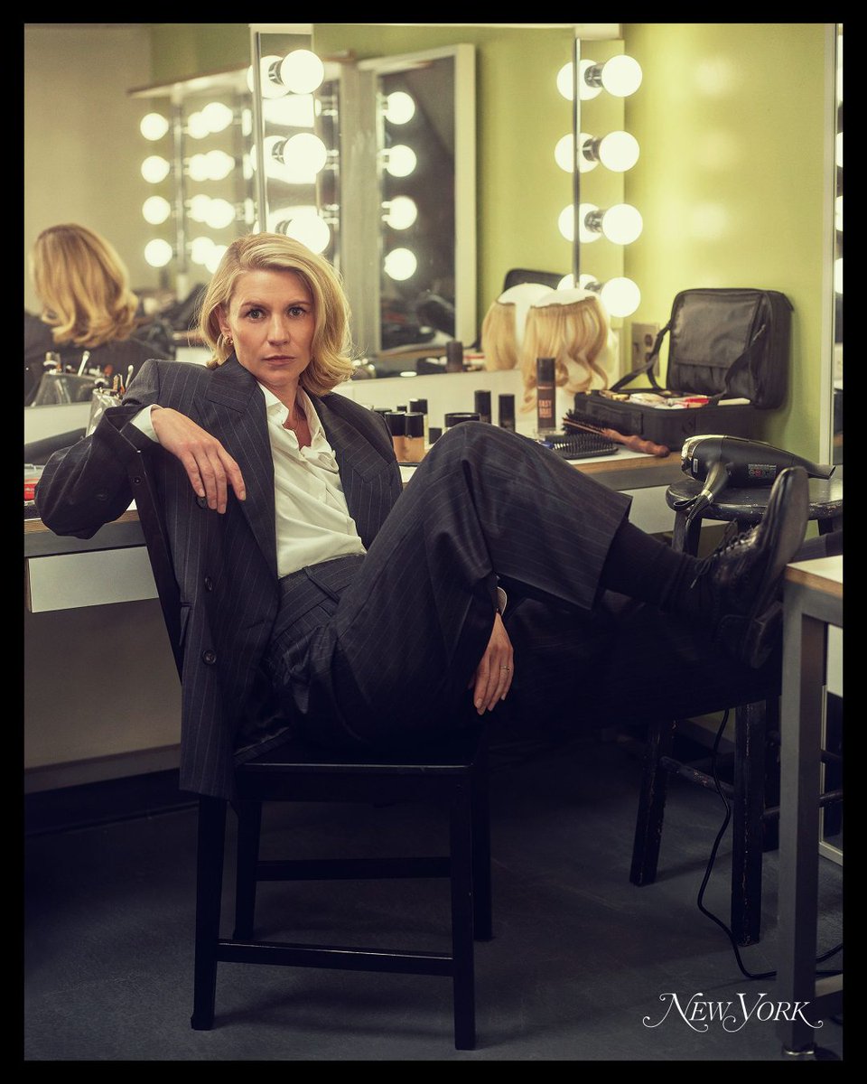 NYMag's tweet photo. “My 7-year-old son is obsessed with ‘KPop Demon Hunters’ and insisted we watch it together as a family. I had reservations, but was convinced of its genius within five minutes,” Claire Danes tells ‘New York.’ 

For our first annual Culturati 50 Issue, the star of ‘The Beast in Me’ shares what she watched, read, and listened to this year, including Benson Boone live and ‘Only Murders in the Building.’ Read her full survey: https://t.co/wcyxwXgUYB