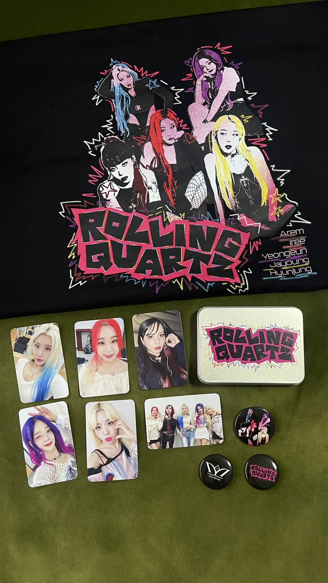 My Rolling Quartz shirt and photocards from Goodduck arrived ✨