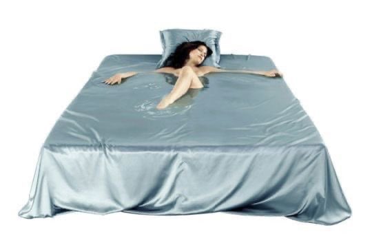 sofiagrciiia's tweet image. así se siente acostarse recién bañada, depilada, encremada y con las sábanas limpias