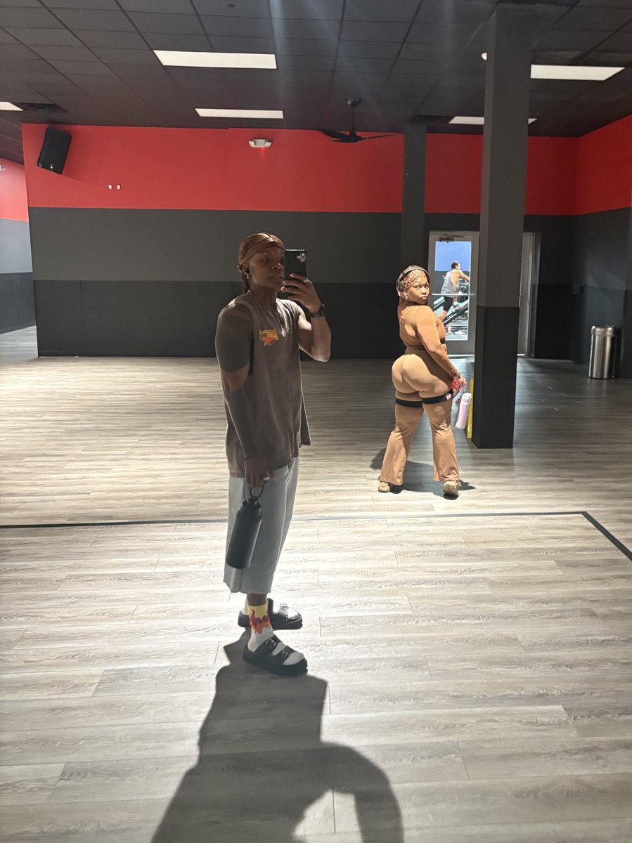 xVirtualDom's tweet image. happy holidays 🖤