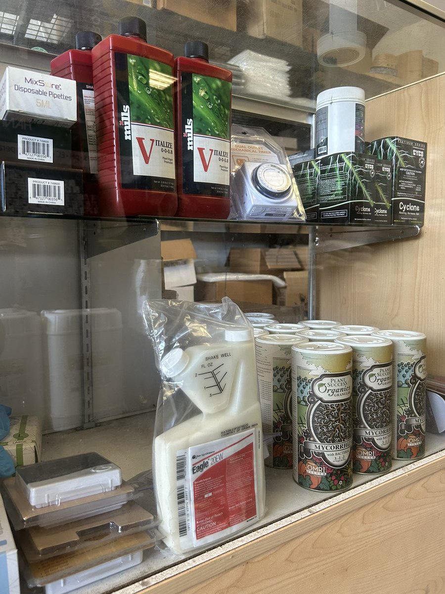 hushlemania's tweet image. They said fk it put your favorite growers secret sauce front n center 🤦‍♂️
When heated eagle 20 combust into hydrogen cyanide which is highly poisonous. Data shows 85% of cannabis produced tested positive for myclobutanil pre prop 64. This is real some of you are smoking this today