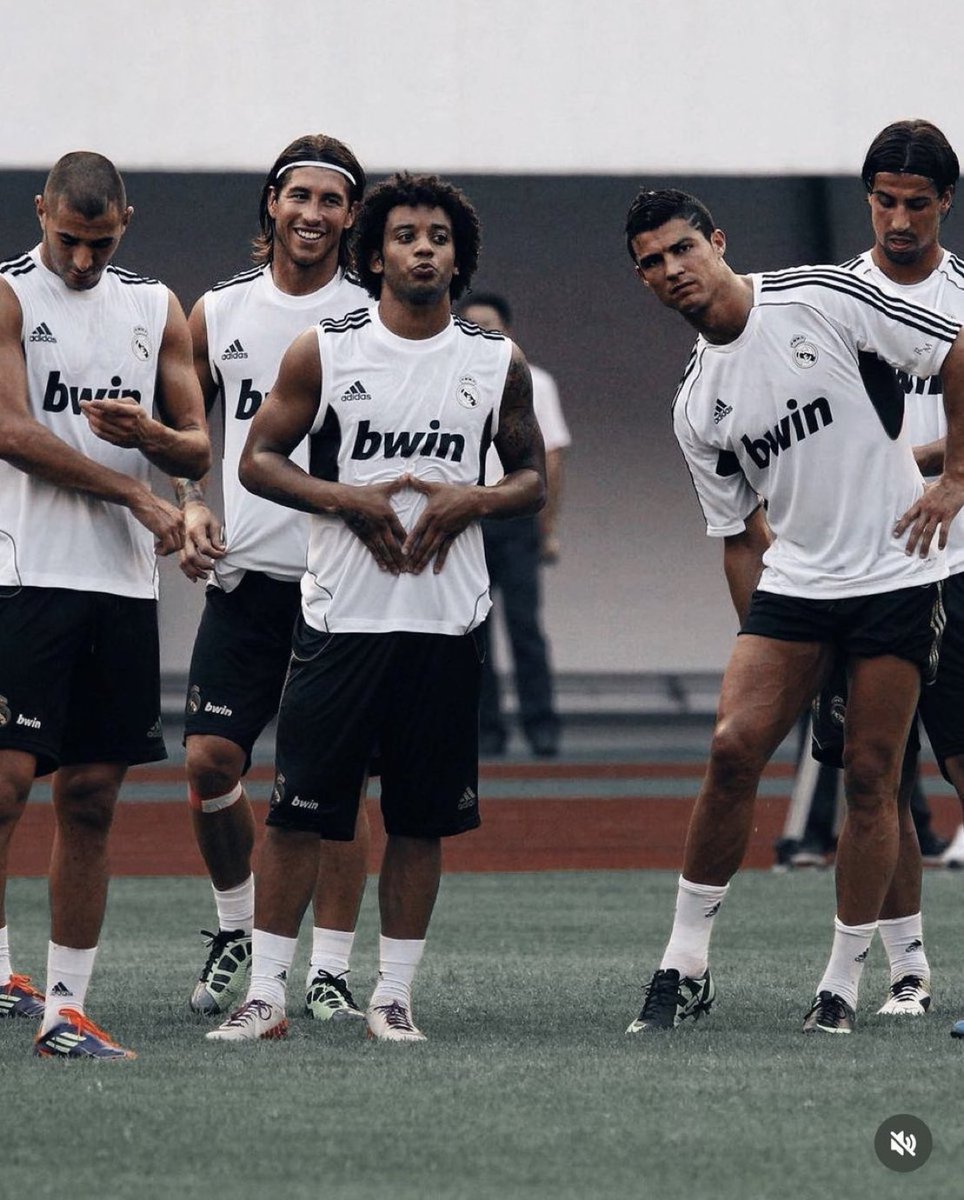 totalcristiano's tweet photo. 𝐓𝐇𝐄 𝐀𝐔𝐑𝐀. 🥶 https://t.co/gtKEFQEILw