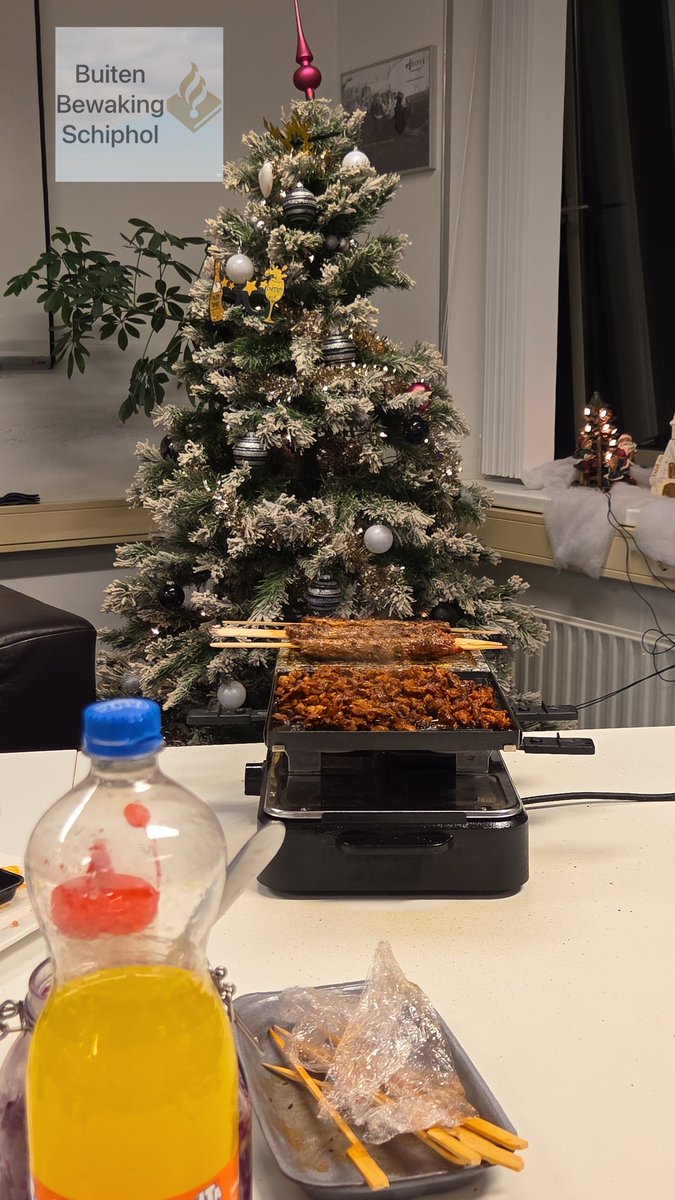 Politie Buitenbewaking Schiphol tweet media