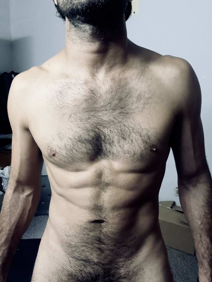 zeotres's tweet photo. bien caliente!! 🥵 
RT si te gustan los pelitossh https://t.co/BLdYgWlIYE