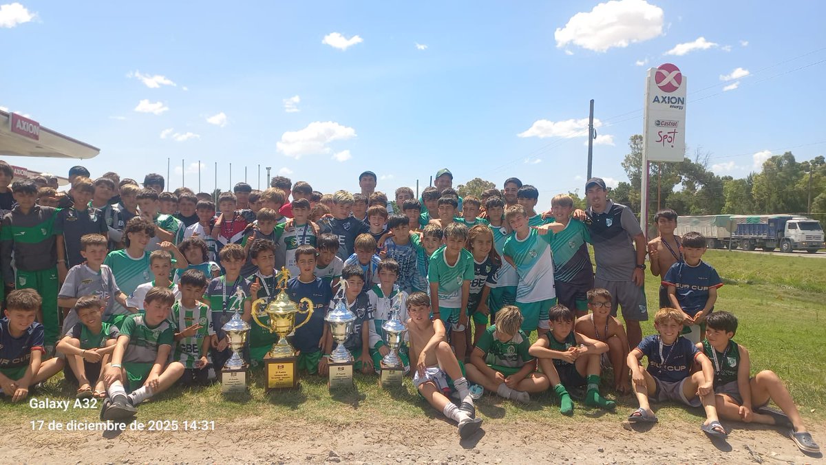 ⚽️ #Formativas |

🤟🏼 Las cat. 2012 blanco y 2013, 2014 y 2015 (verde y blanco) participaron de la Sur Cup.

Cat 2013 Verde Sub Campeona Copa de Oro.
Cat 2014 Verde Sub Campeona Copa de Plata.
Cat 2014 Blanco Tercer puesto Copa de Plata.
Cat 2015 Verde Tercer Puesto Copa de Plata.