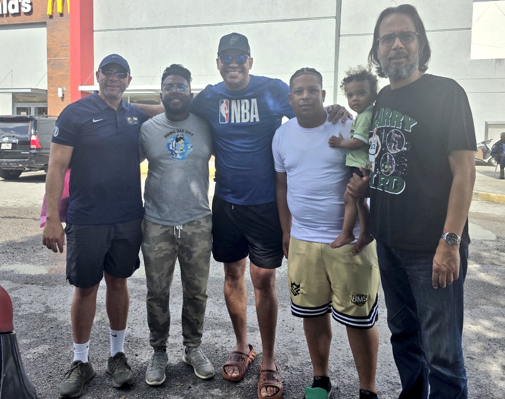 Ahí no se habló de basketball...

<a href="/samuellhm21/">Samuel Hidalgo</a> <a href="/FMAndrickson/">Mairení Andrickson🇩🇴🏀</a> <a href="/jorgebrahma2/">Jorge Brahma</a> <a href="/joanmolinab/">Joan Molina</a>