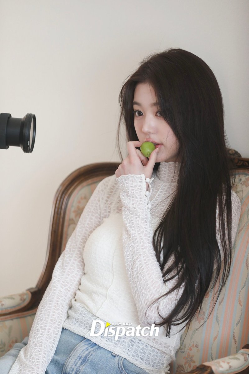 DICON_WONYOUNG's tweet image. [디패Go] "세상에 없는, 원(영)色"…장원영, 유일한 '디아이콘'

🔗m.entertain.naver.com/home/article/4…

🗓️2025.12.15(14:00) - 2025.12.31(23:59)(KST)

#장원영 #JANGWONYOUNG @IVEstarship
#DICON #DISPATCH