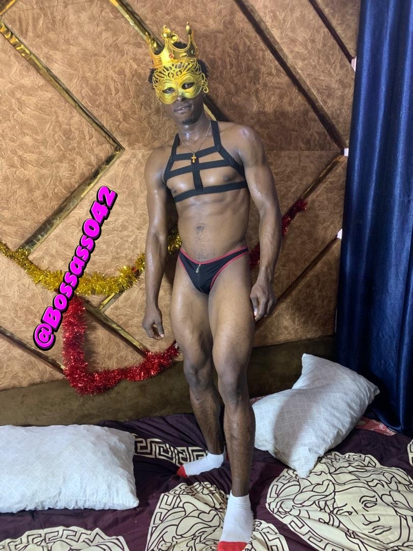 DRIPPING MASCULINE ASS 💰 tweet media