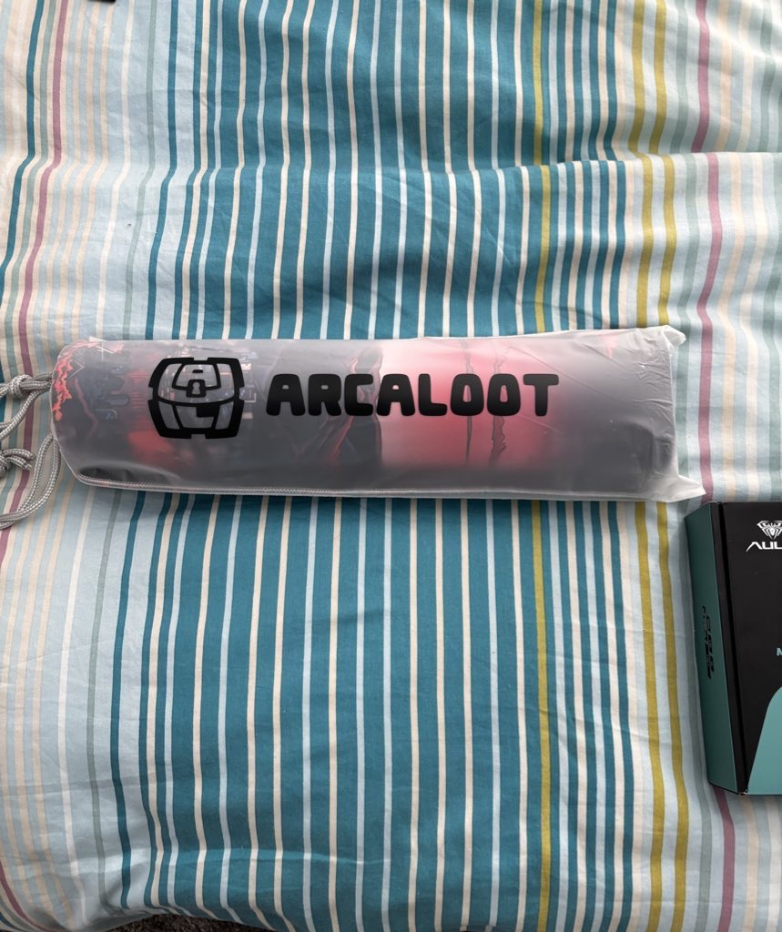 genwyg's tweet image. Just got the ARCALOOT mousepad can’t wait to win some tournaments with this thing. @AussieAntics @arcaloot