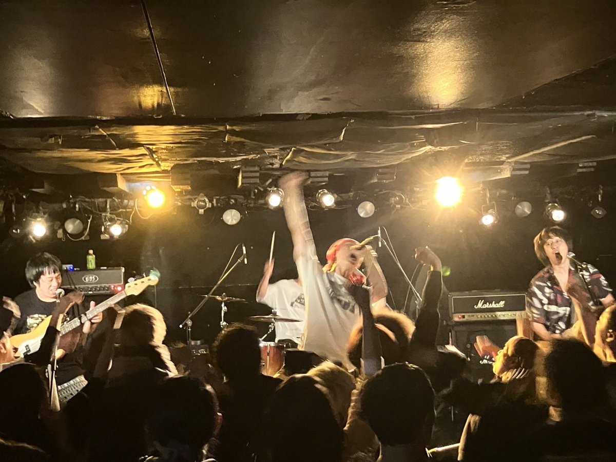 MyBestTape's tweet photo. ユタ州企画、わっしょい最高の夜でした🎉いっぱい集まってくれて本当にありがとうございました‼️おかげでぶち上がったぜぇ🔥🔥投げ銭ワンマン無料チケットも受け取ってくれた方ありがとうございます😘

1.STAY FREE
2.ボリューム
3.一万円札
4.青天井
5.恋のメロディー

次は12/31今年ラストAdm🎉 https://t.co/ZWGe4DMpTI