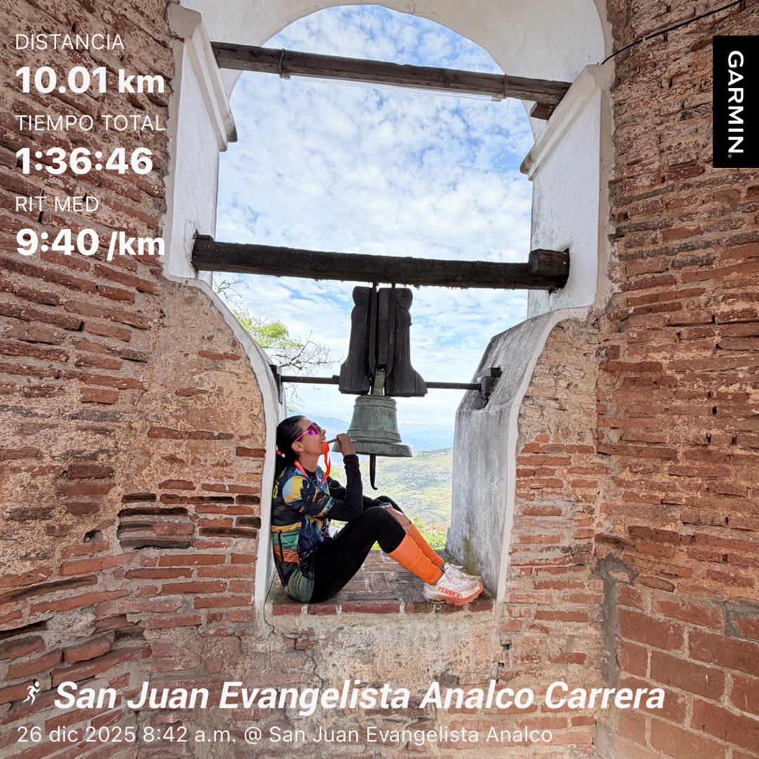 alemorlanmx's tweet photo. Vamos a cerrar el año así! Gracias amigas y amigos de Analco por invitarme a participar en su carrera trail; 10 kilómetros con sabor a 21! 🫶🫰🏼 https://t.co/zfSm98nMmS