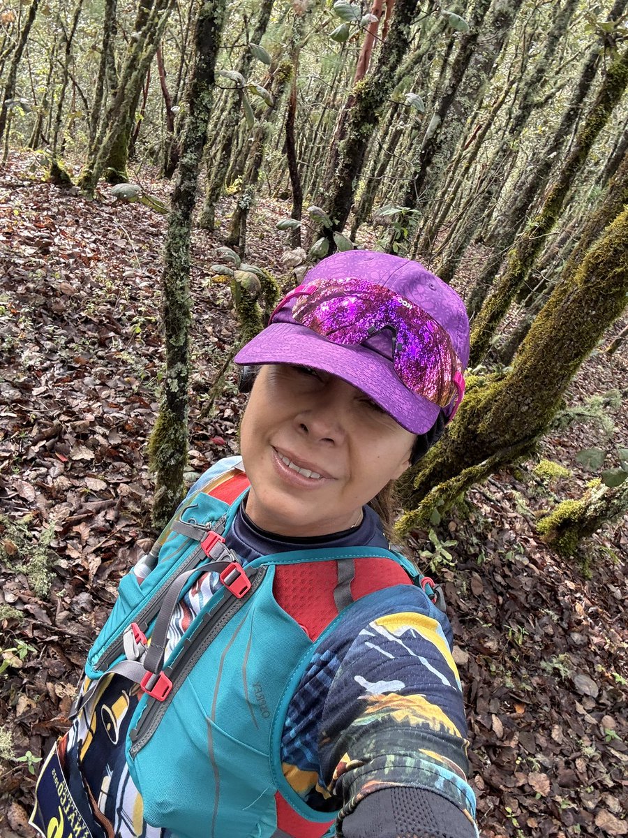 alemorlanmx's tweet photo. Vamos a cerrar el año así! Gracias amigas y amigos de Analco por invitarme a participar en su carrera trail; 10 kilómetros con sabor a 21! 🫶🫰🏼 https://t.co/zfSm98nMmS